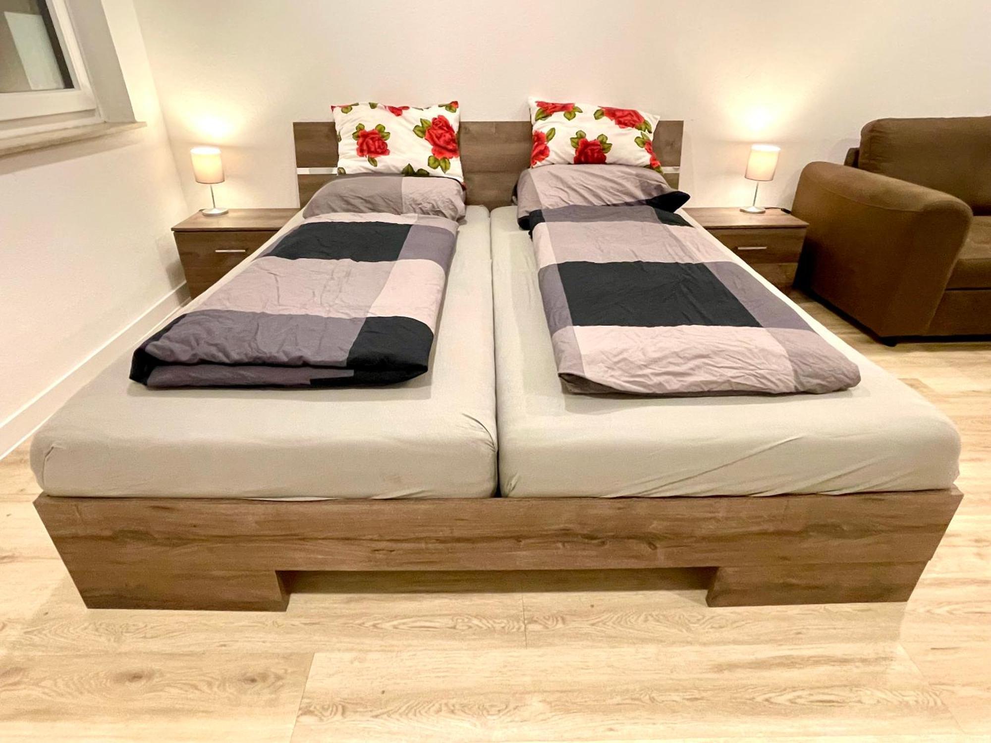 Neu Grosse Einzimmerwohnung Im Zentrum Goldstadt Pforzheim Schloessle エクステリア 写真