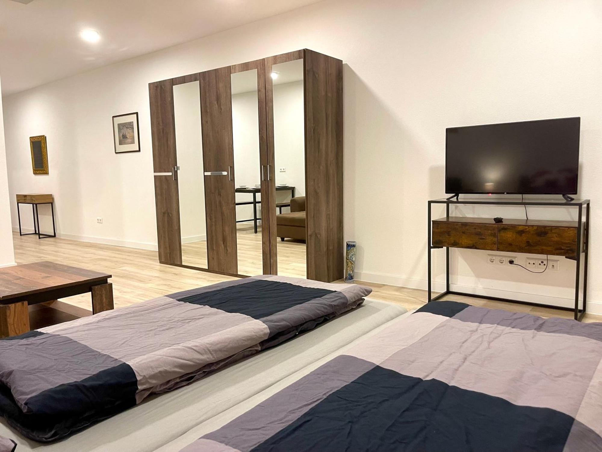 Neu Grosse Einzimmerwohnung Im Zentrum Goldstadt Pforzheim Schloessle エクステリア 写真