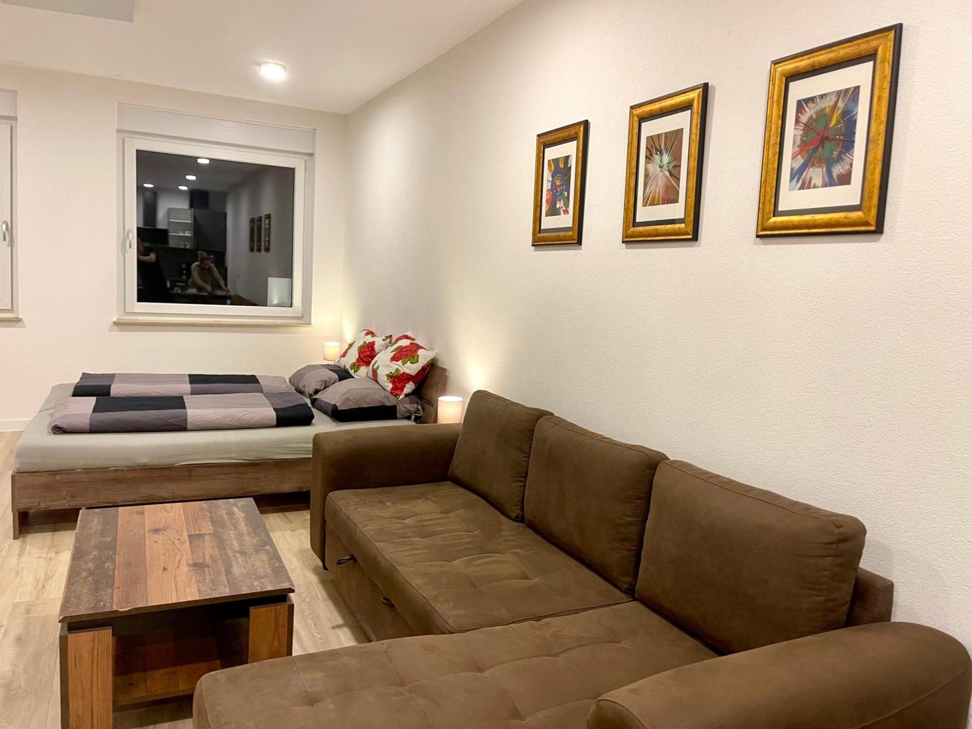 Neu Grosse Einzimmerwohnung Im Zentrum Goldstadt Pforzheim Schloessle エクステリア 写真
