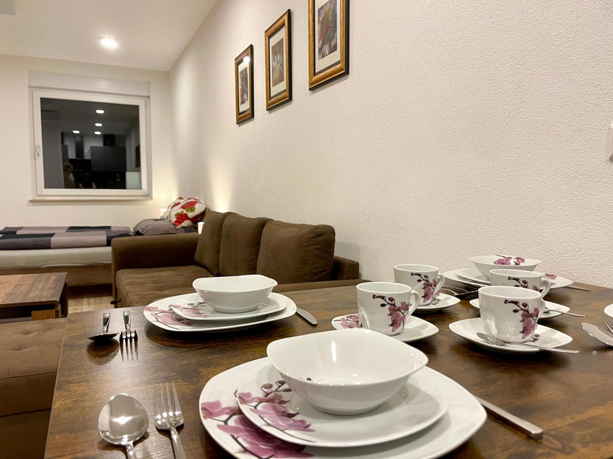 Neu Grosse Einzimmerwohnung Im Zentrum Goldstadt Pforzheim Schloessle エクステリア 写真
