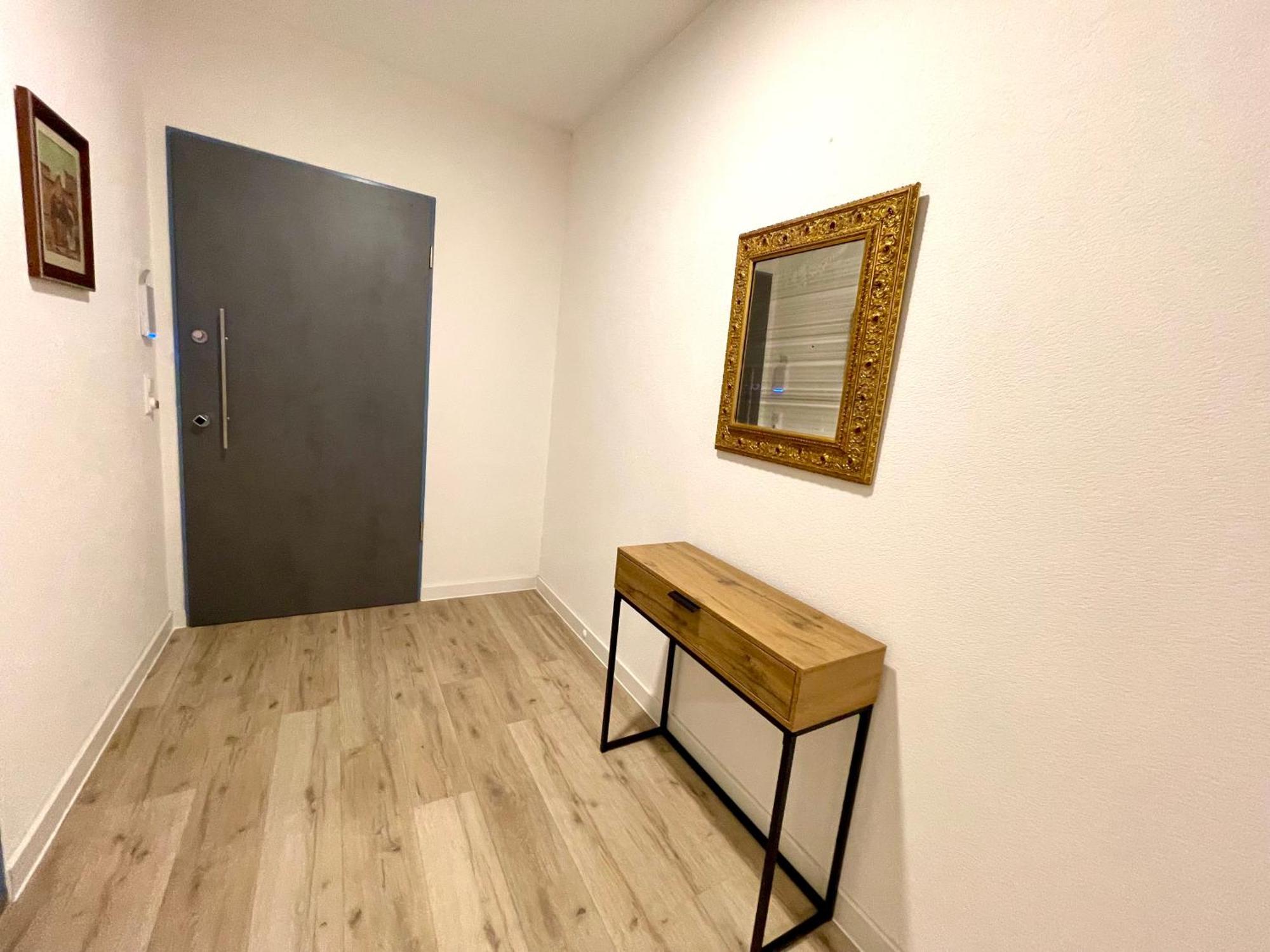 Neu Grosse Einzimmerwohnung Im Zentrum Goldstadt Pforzheim Schloessle エクステリア 写真