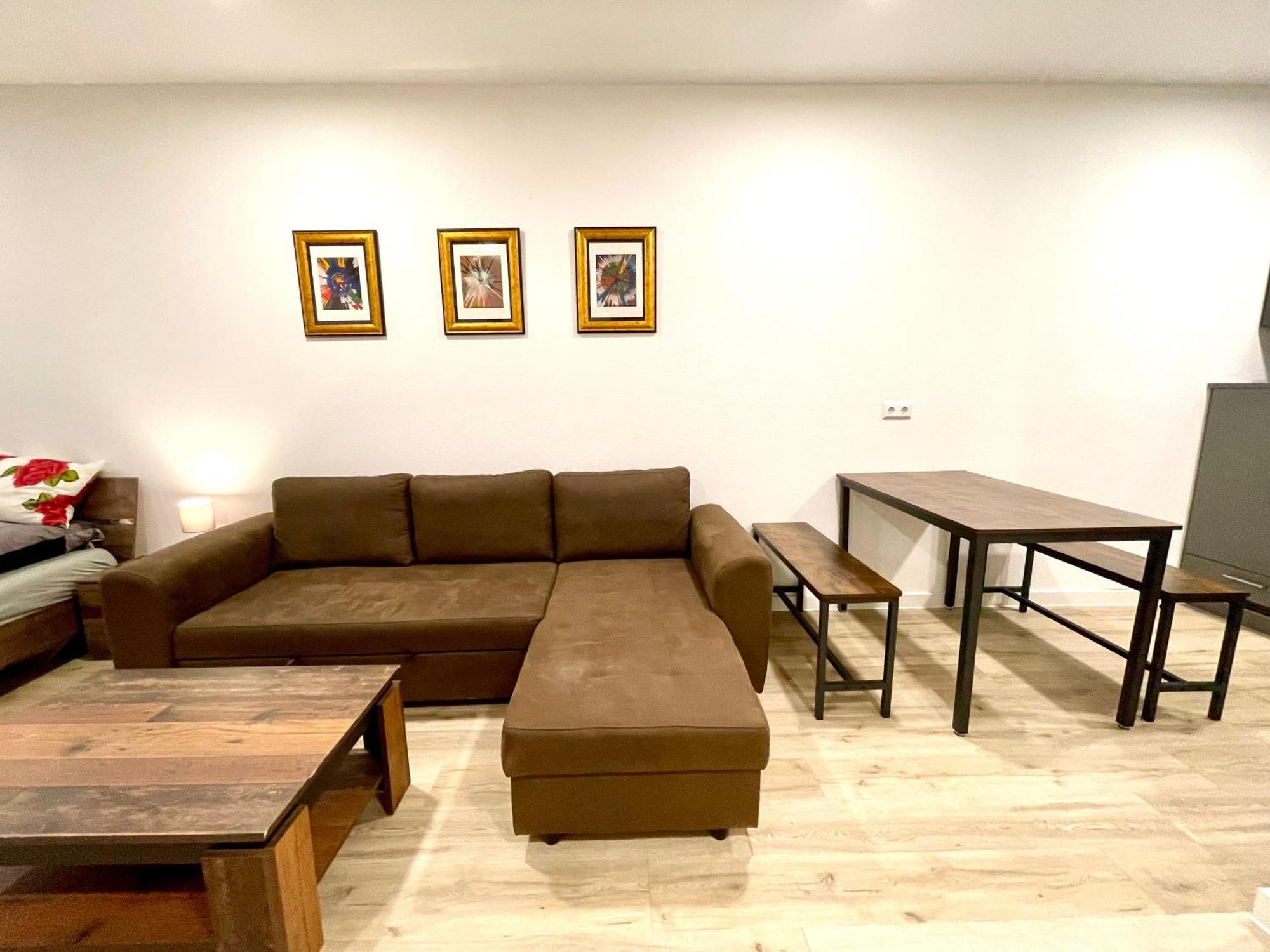 Neu Grosse Einzimmerwohnung Im Zentrum Goldstadt Pforzheim Schloessle エクステリア 写真