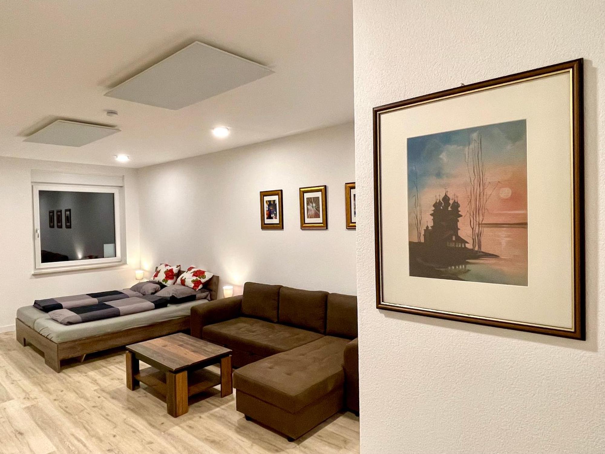 Neu Grosse Einzimmerwohnung Im Zentrum Goldstadt Pforzheim Schloessle エクステリア 写真