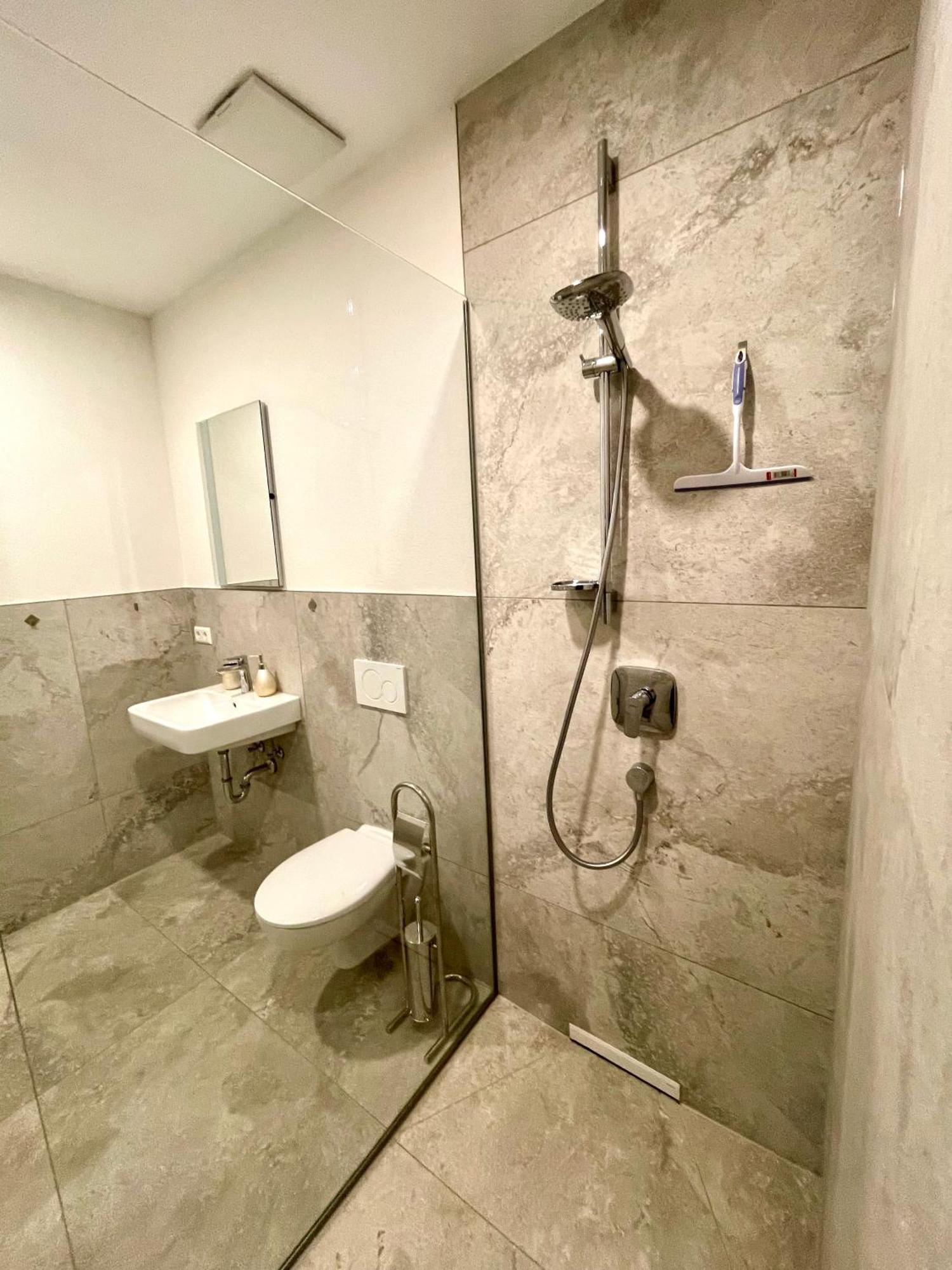Neu Grosse Einzimmerwohnung Im Zentrum Goldstadt Pforzheim Schloessle エクステリア 写真