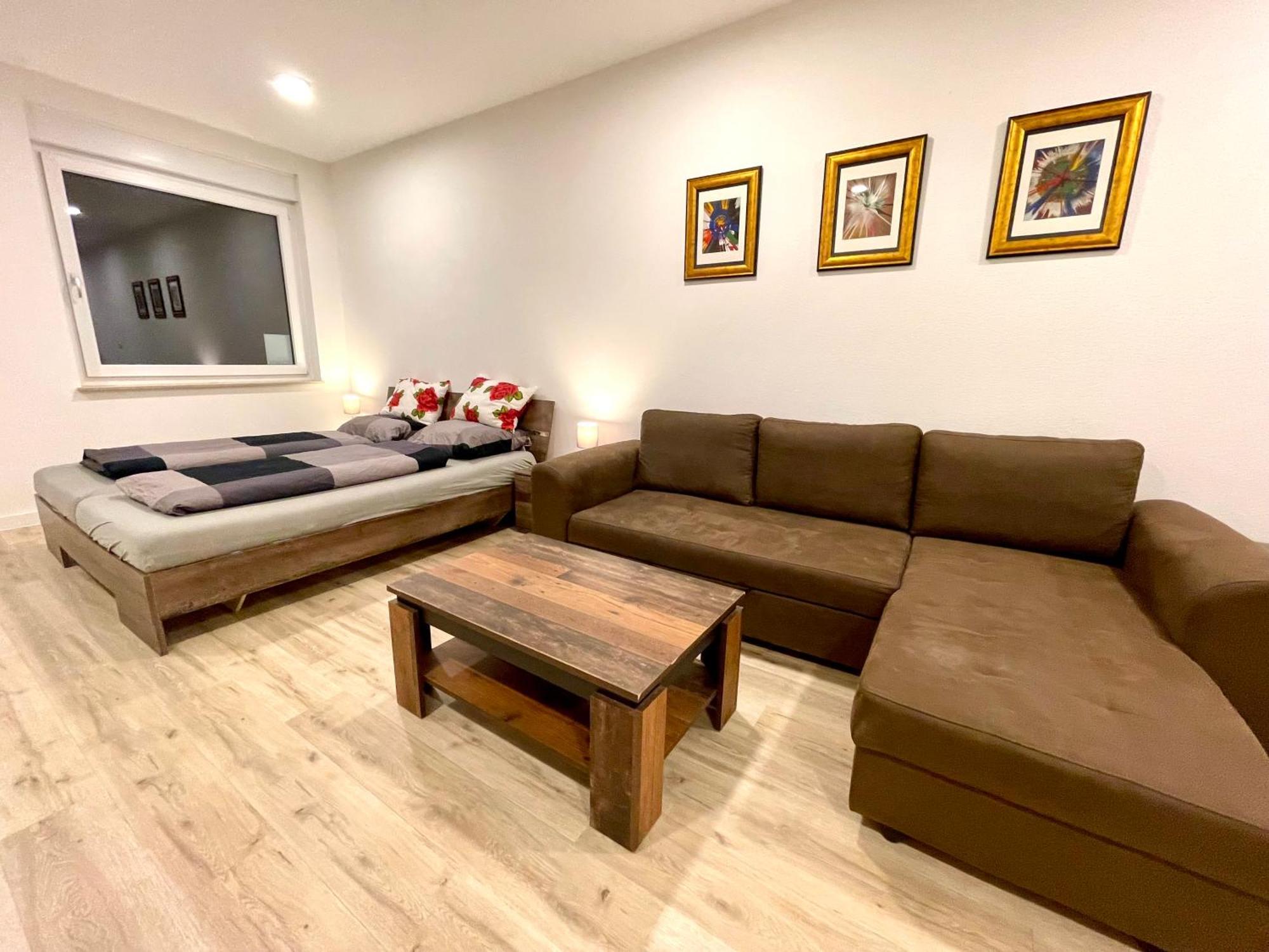 Neu Grosse Einzimmerwohnung Im Zentrum Goldstadt Pforzheim Schloessle エクステリア 写真